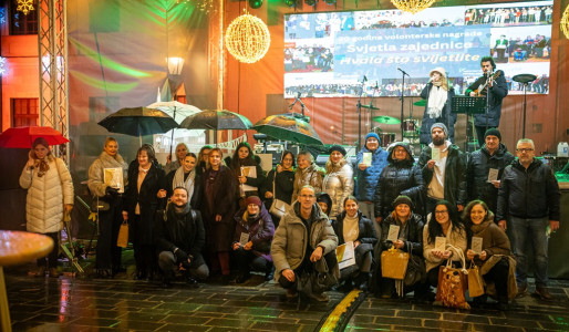 20-godina-volonterskih-nagrada-svjetla-zajednice-hvala-sto-svijetlite-na-adventu-u-osijeku